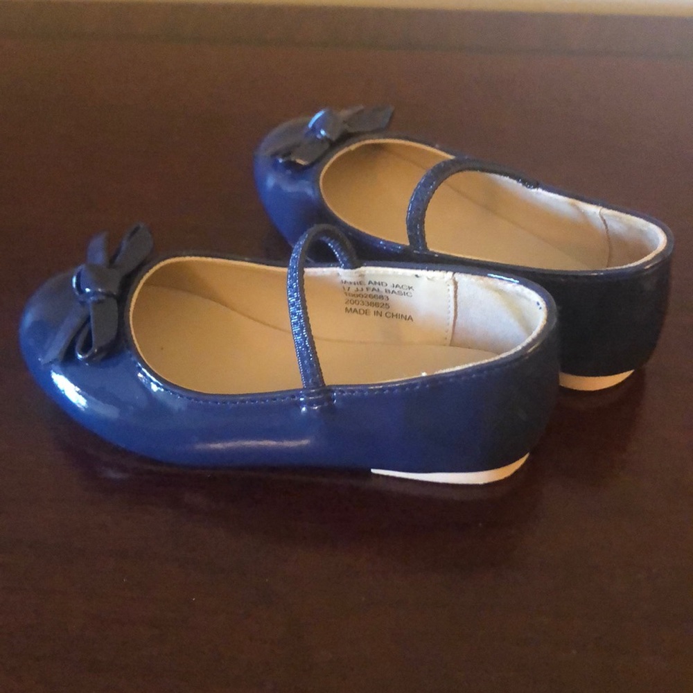 Patent leather Mary Janes